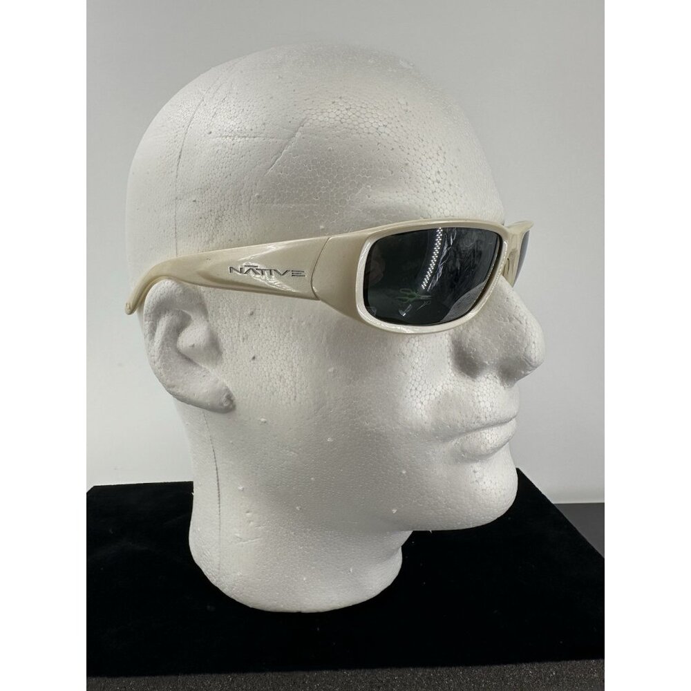Native Triumph Sunglasses Polarized color Pear Reflex Used See Scratches (C8-09)